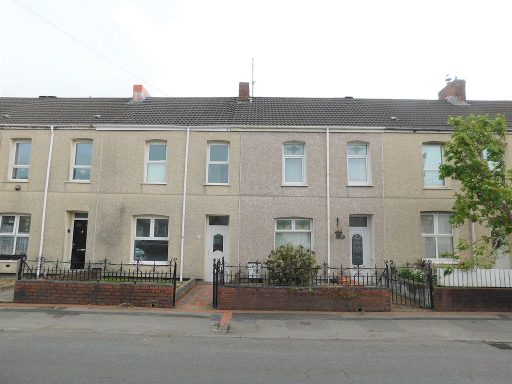 4 bed house for sale in Lower Trostre Road, Llanelli  - Property Image 1