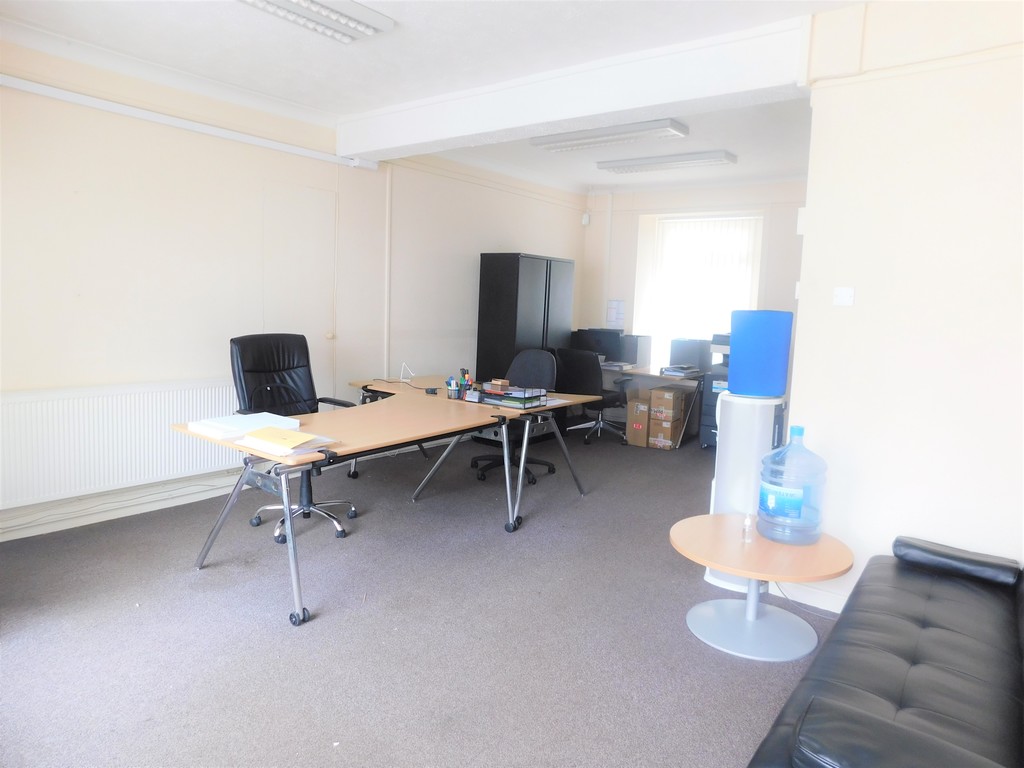 Commercial property to rent in Alfred Street, Neath  - Property Image 2