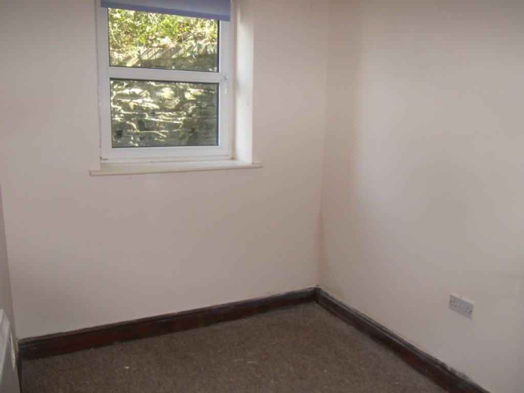 2 bed flat for sale in Garthmor Court, Neath  - Property Image 5