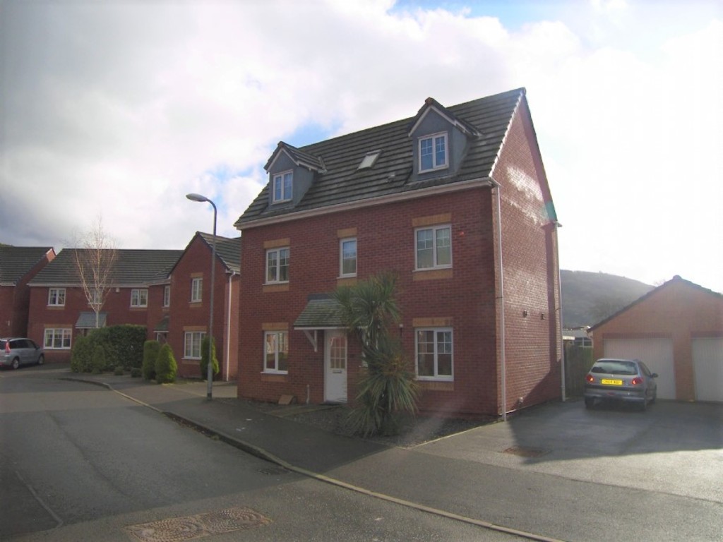 4 bed house for sale in Harvard Jones Close, Neath 1