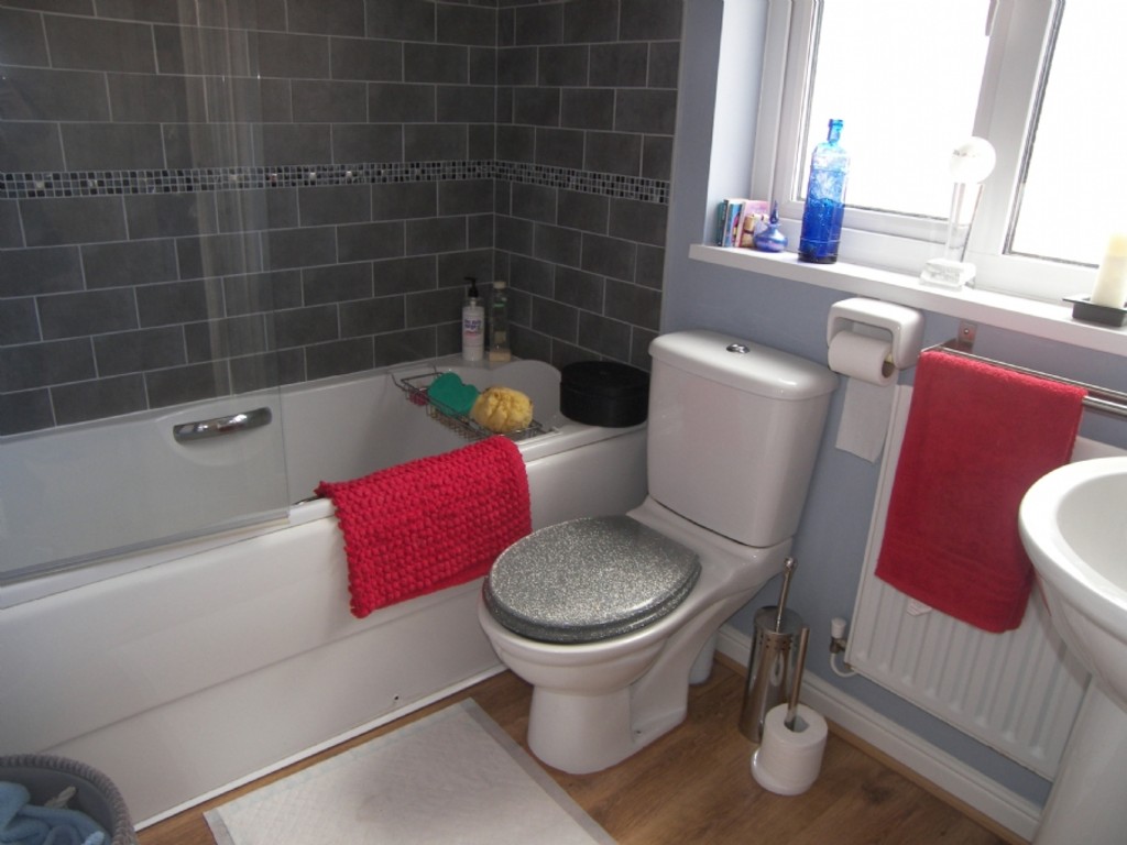 4 bed house for sale in Harvard Jones Close, Neath  - Property Image 13