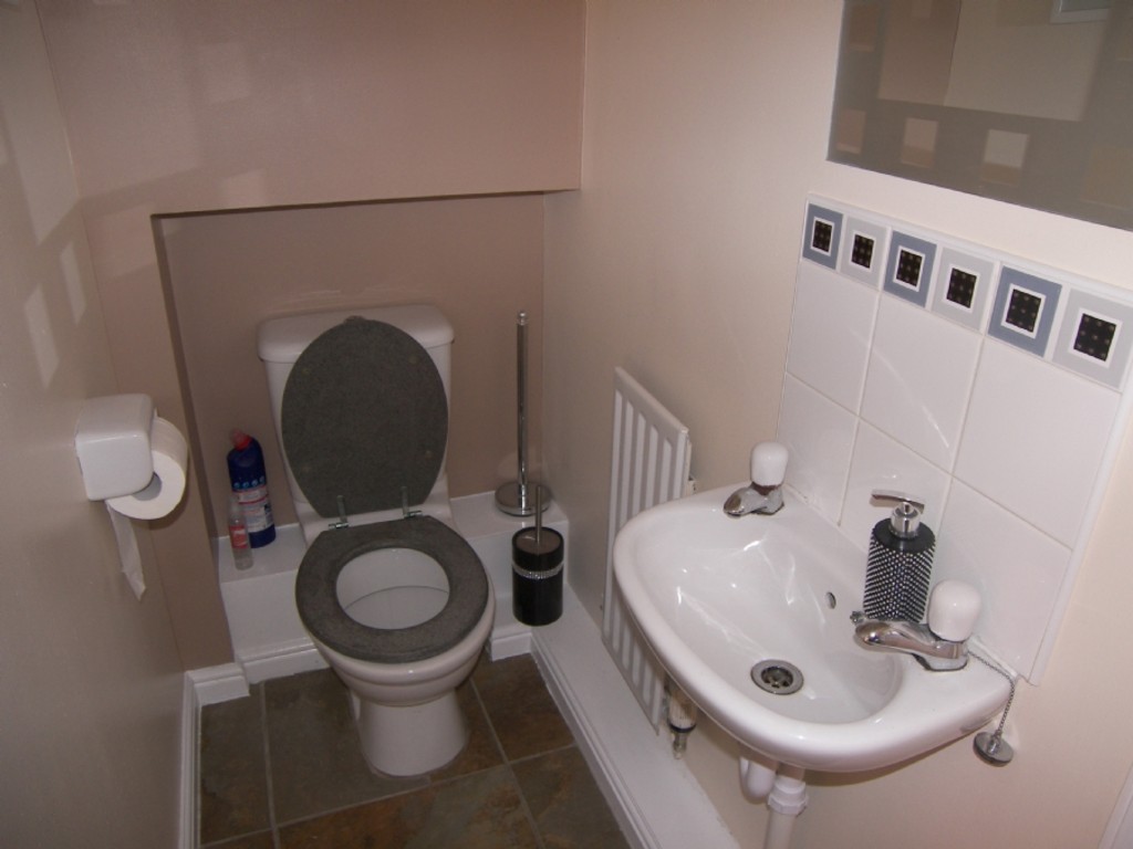4 bed house for sale in Harvard Jones Close, Neath 7