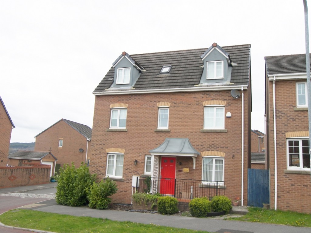4 bed house for sale in Penrhiwtyn Drive, Neath (ref 102664001768)