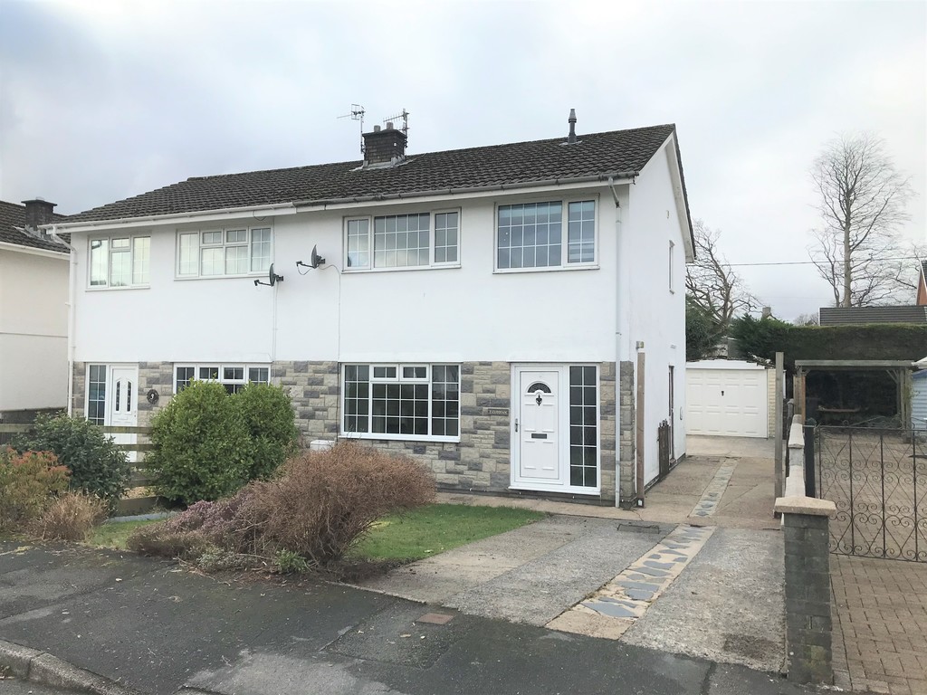 3 bed house for sale in Tawe Park, Ystradgynlais, Swansea - Property Image 1