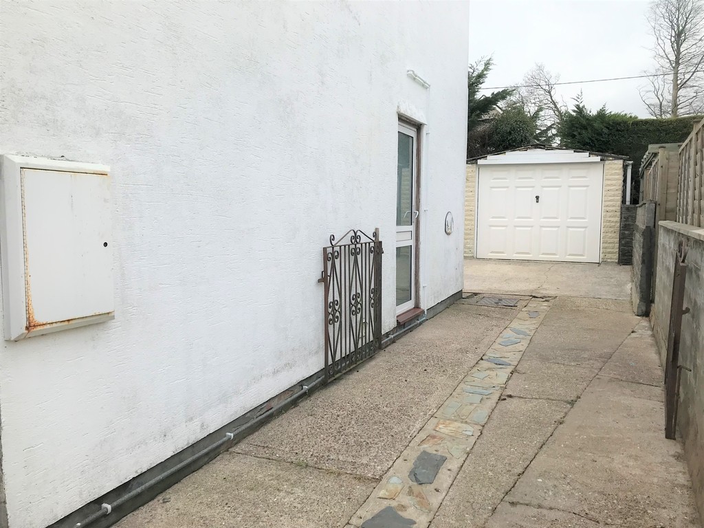 3 bed house for sale in Tawe Park, Ystradgynlais, Swansea  - Property Image 15