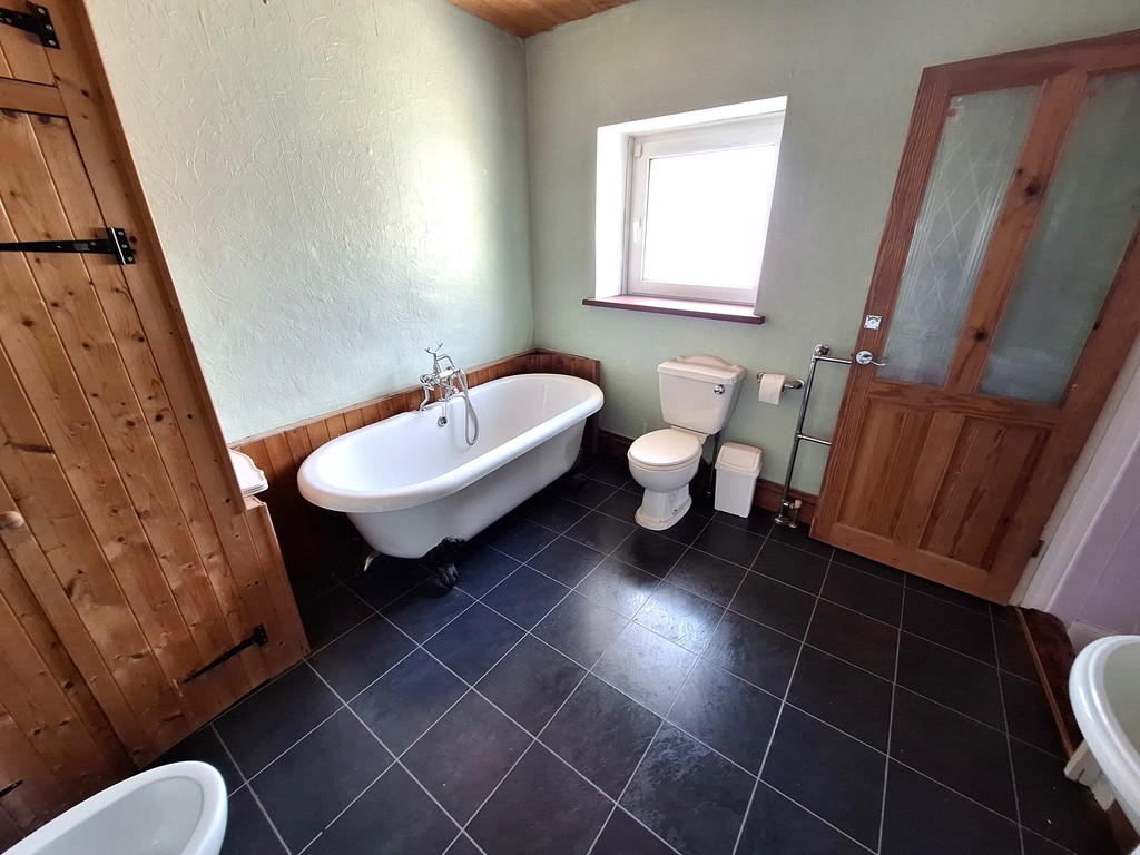 3 bed house for sale in Crythan Road, Neath 11