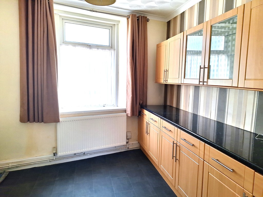 3 bed house for sale in Crythan Road, Neath 6