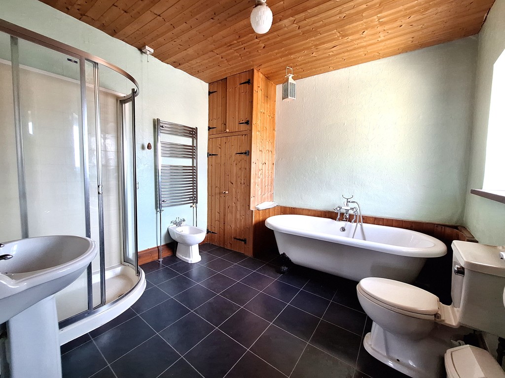3 bed house for sale in Crythan Road, Neath  - Property Image 10
