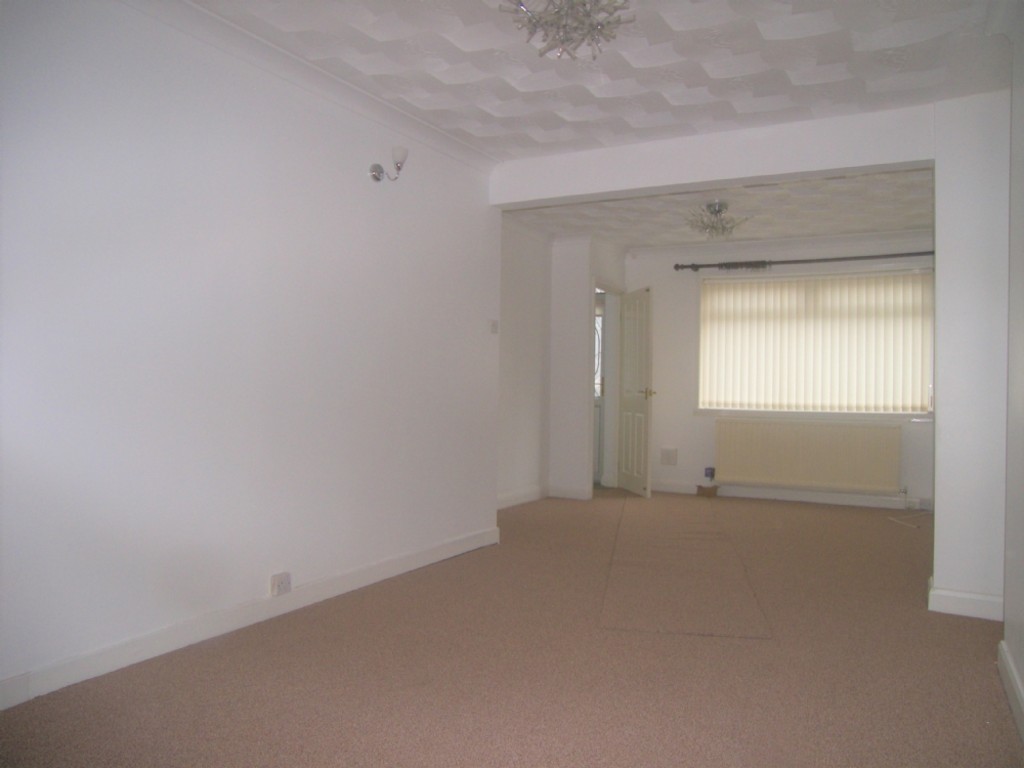 3 bed house for sale in Regent Street West, Briton Ferry 3