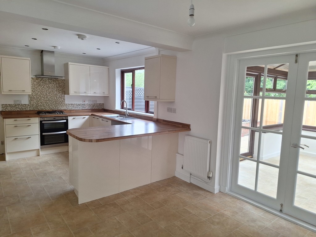 4 bed house for sale in The Meadows, Cimla 4