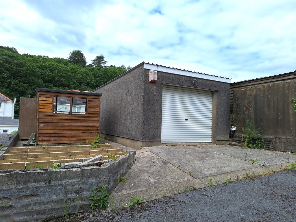 3 bed house for sale in Main Road, Aberdulais, Neath  - Property Image 19