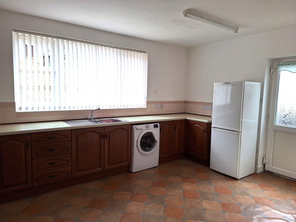 3 bed house for sale in Main Road, Aberdulais, Neath 6