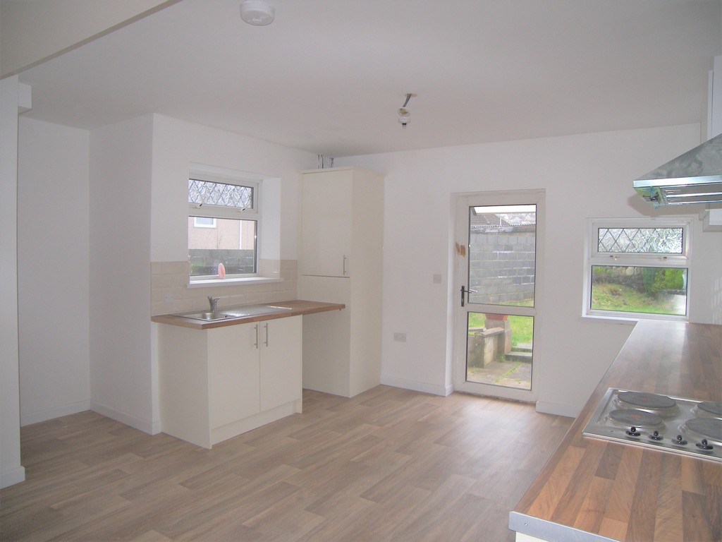 3 bed house for sale in Heol Tir Du, Cwmrhydyceirw, Swansea 4