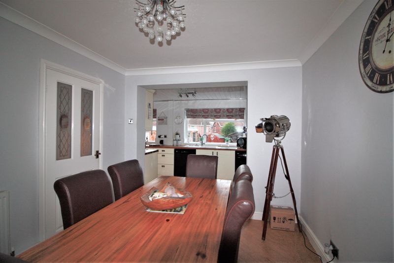 3 bed house for sale in Ambleside, Ollerton, NG22  - Property Image 2