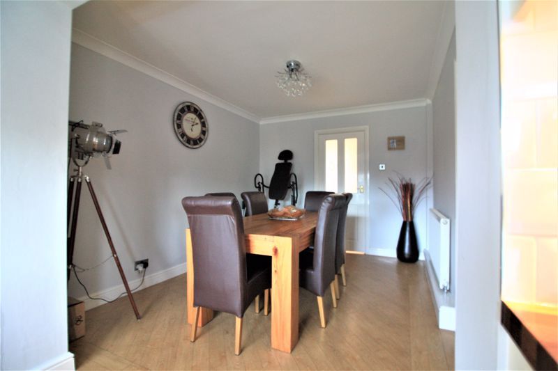 3 bed house for sale in Ambleside, Ollerton, NG22  - Property Image 3