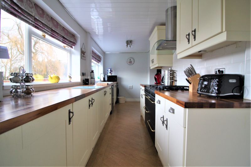 3 bed house for sale in Ambleside, Ollerton, NG22  - Property Image 5