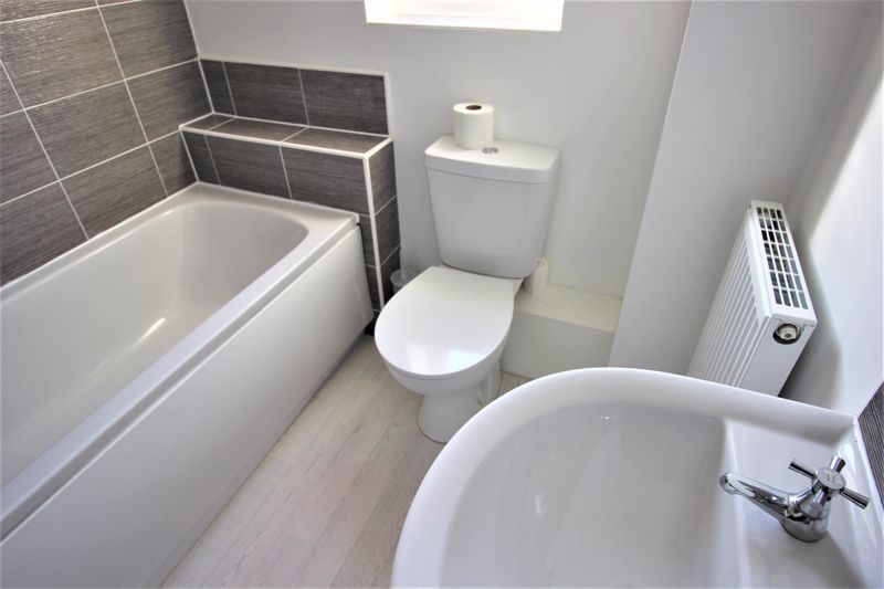 3 bed house for sale in Griffin Road, New Ollerton, NG22  - Property Image 8