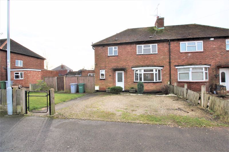 3 bed house for sale in Greenwood Avenue, Edwinstowe, NG21  - Property Image 1