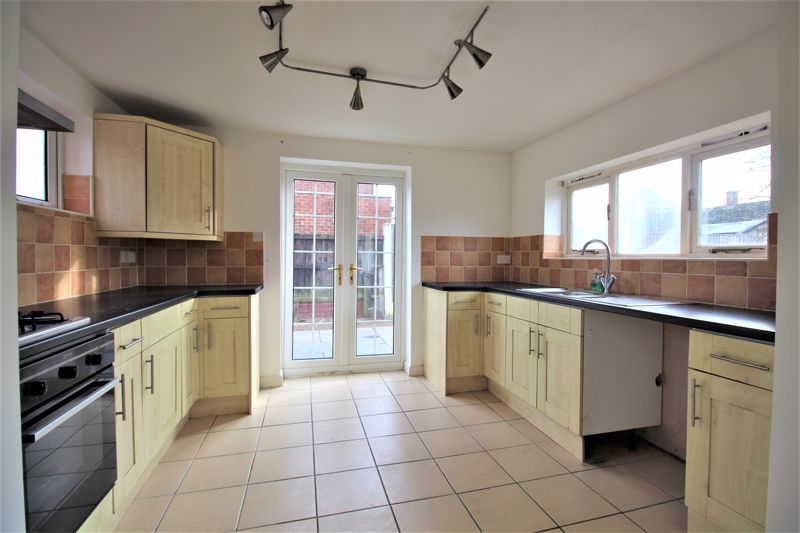 3 bed house for sale in Greenwood Avenue, Edwinstowe, NG21 3