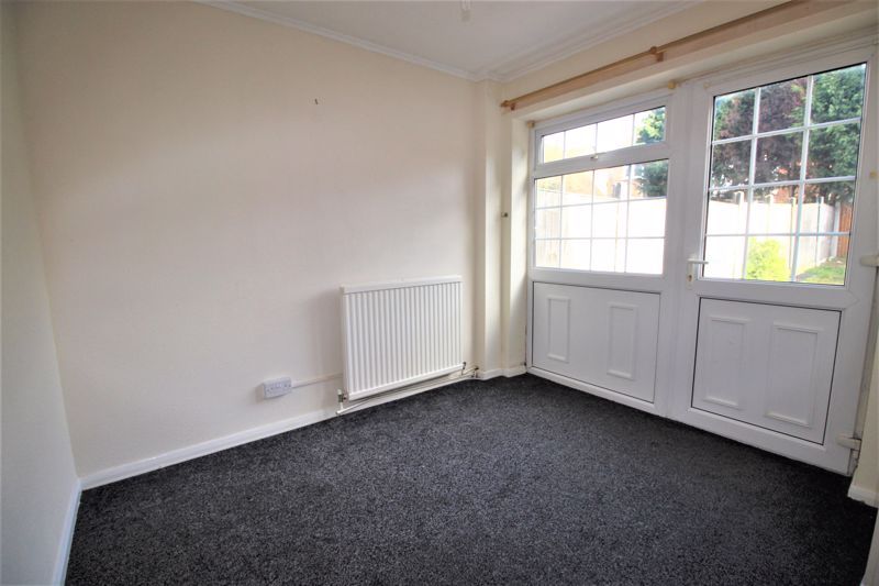 3 bed house for sale in Kingsway Avenue, New Ollerton, NG22 4