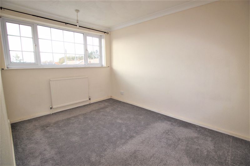 3 bed house for sale in Kingsway Avenue, New Ollerton, NG22 6