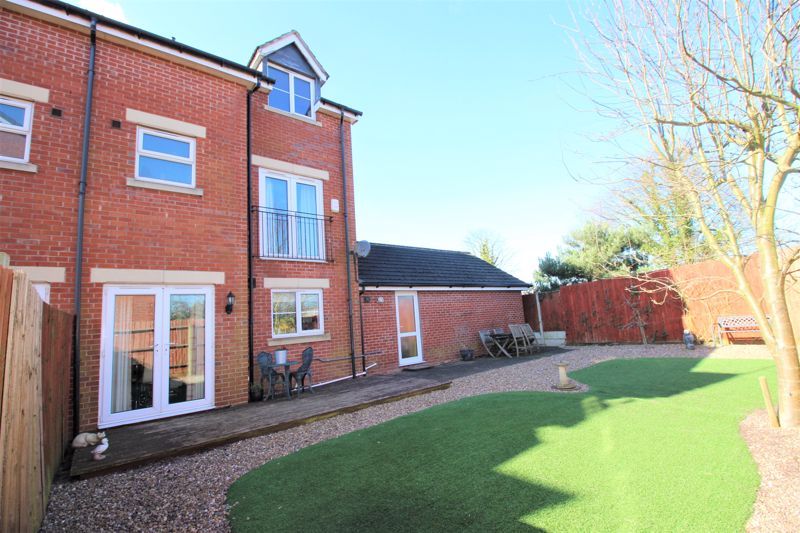 4 bed house for sale in Occupation Lane, Mansfield, NG21  - Property Image 1
