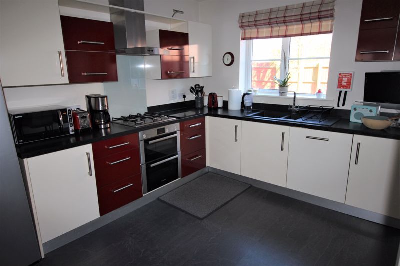 4 bed house for sale in Occupation Lane, Mansfield, NG21  - Property Image 3