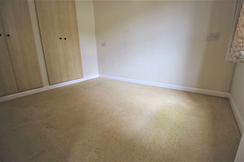 2 bed bungalow for sale in Fairholme Park, Ollerton, NG22  - Property Image 6