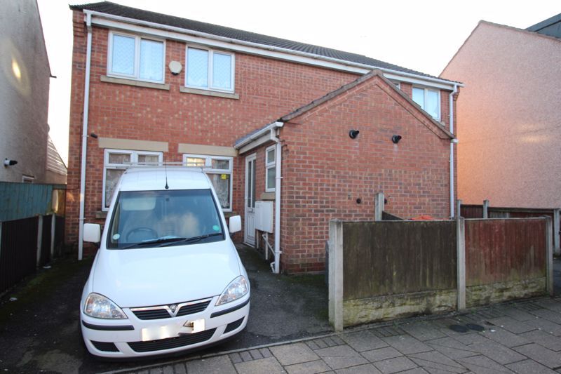3 bed house for sale in Chatsworth Street, Sutton In Ashfield, NG17  - Property Image 1