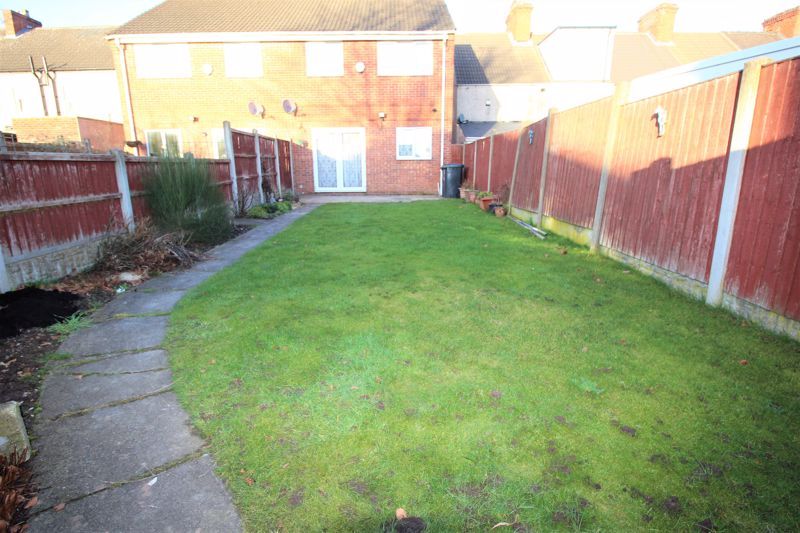 3 bed house for sale in Chatsworth Street, Sutton In Ashfield, NG17  - Property Image 3