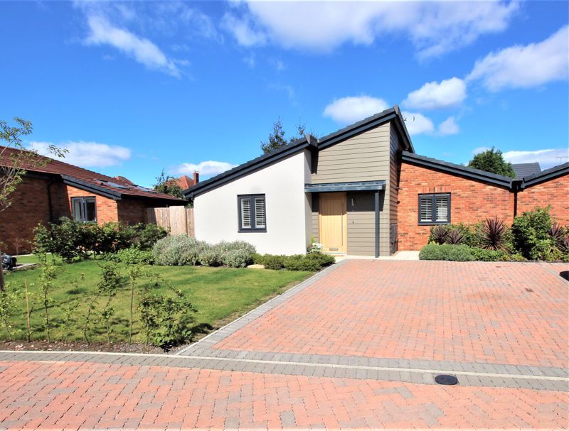 2 bed bungalow for sale in Beech Avenue, Edwinstowe, NG21 1