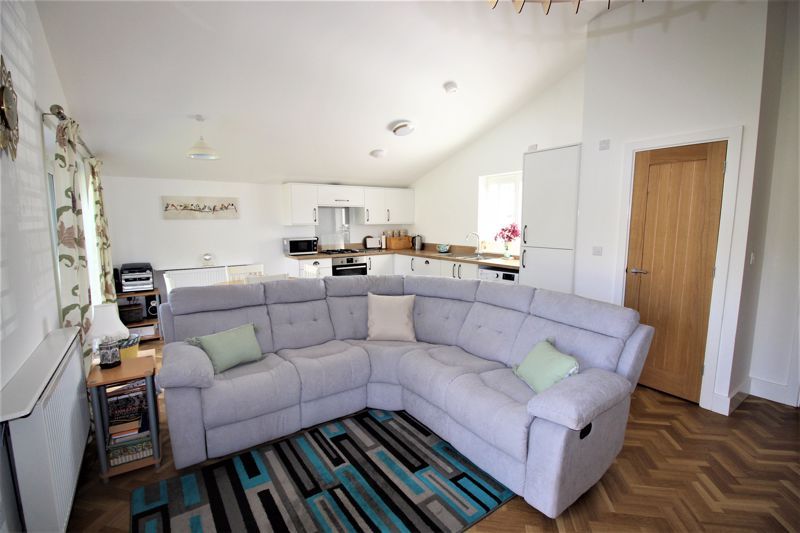 2 bed bungalow for sale in Beech Avenue, Edwinstowe, NG21  - Property Image 11