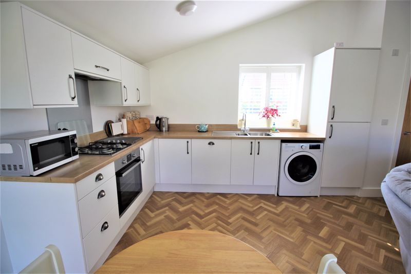 2 bed bungalow for sale in Beech Avenue, Edwinstowe, NG21  - Property Image 14