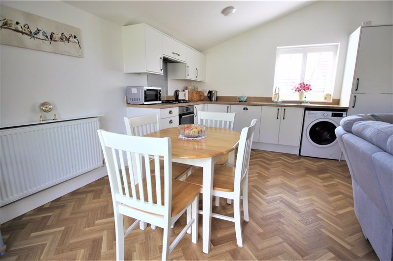 2 bed bungalow for sale in Beech Avenue, Edwinstowe, NG21 4