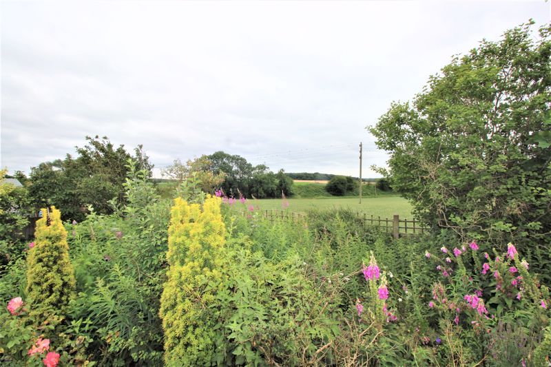 2 bed bungalow for sale in Tor Lane, Ollerton, NG22  - Property Image 12