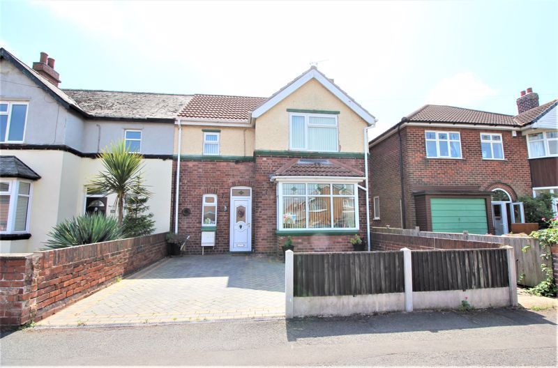 3 bed house for sale in Rufford Avenue, New Ollerton, NG22  - Property Image 1