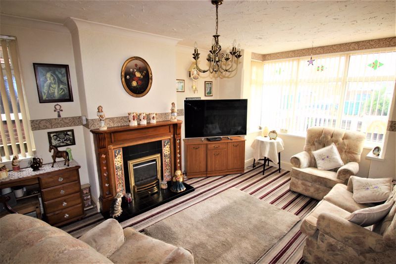 3 bed house for sale in Rufford Avenue, New Ollerton, NG22  - Property Image 2