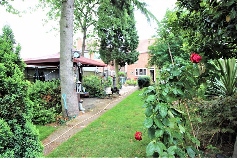 3 bed house for sale in Rufford Avenue, New Ollerton, NG22  - Property Image 3