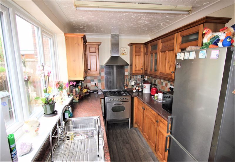 3 bed house for sale in Rufford Avenue, New Ollerton, NG22  - Property Image 5
