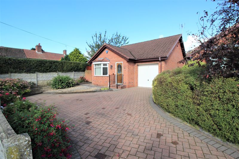 2 bed bungalow for sale in Pinewood Avenue, Mansfield, NG21  - Property Image 1