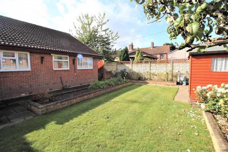 2 bed bungalow for sale in Pinewood Avenue, Mansfield, NG21  - Property Image 3