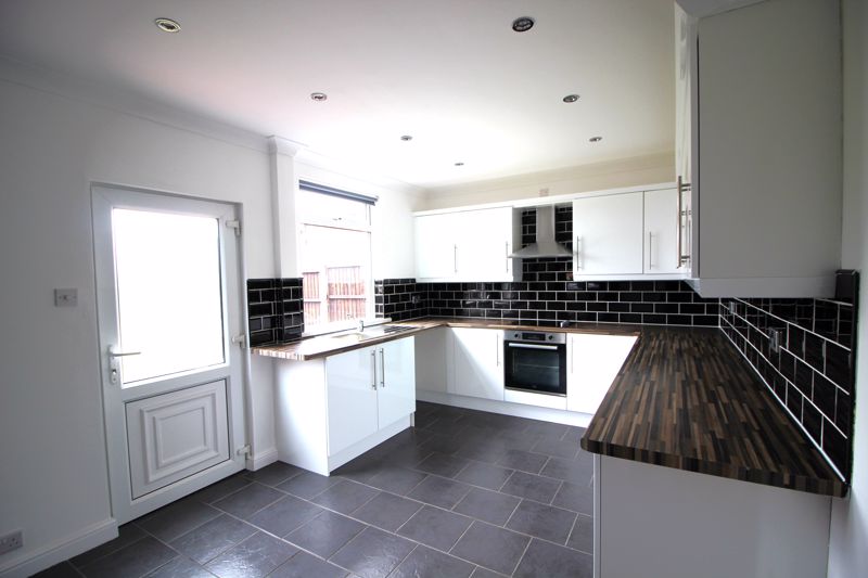 3 bed house for sale in Whinney Lane, Ollerton, NG22 7