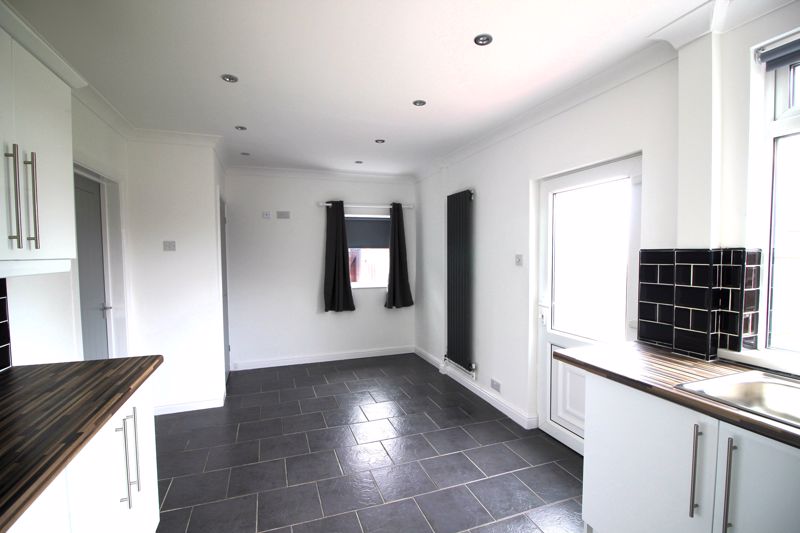 3 bed house for sale in Whinney Lane, Ollerton, NG22 8