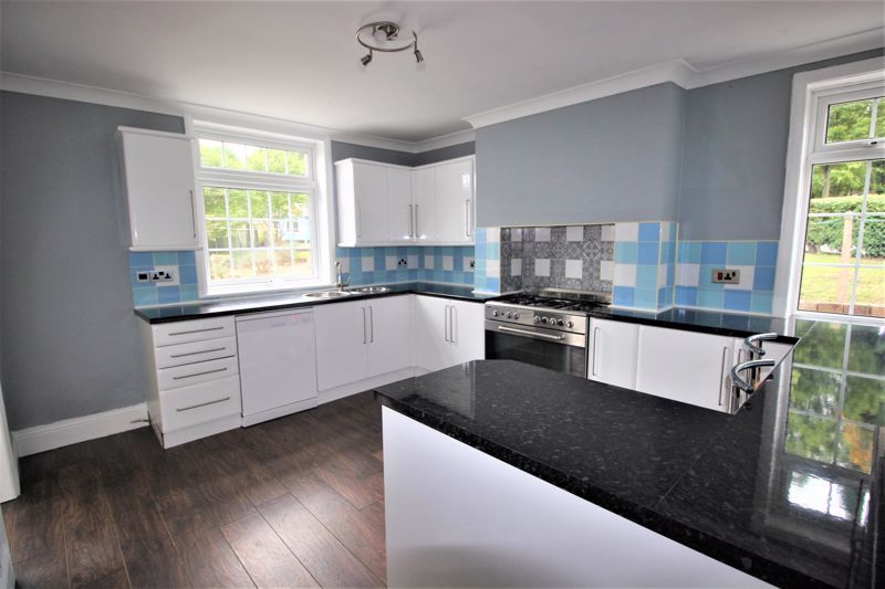 3 bed house for sale in Whinney Lane, New Ollerton, NG22  - Property Image 4