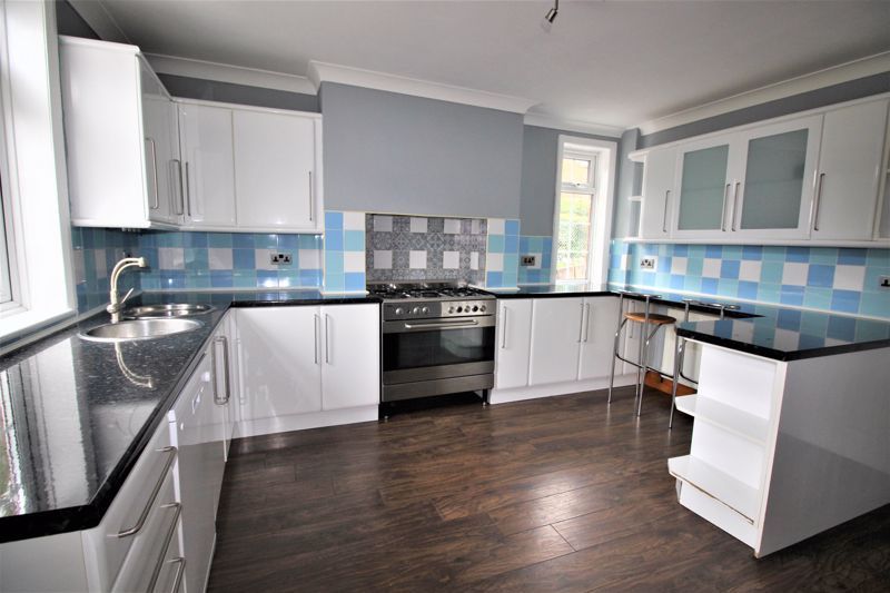 3 bed house for sale in Whinney Lane, New Ollerton, NG22  - Property Image 5