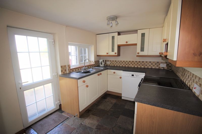 3 bed house for sale in Clipstone Road, Edwinstowe, NG21 2