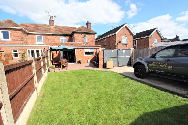 3 bed house for sale in Larch Road, New Ollerton, NG22  - Property Image 2