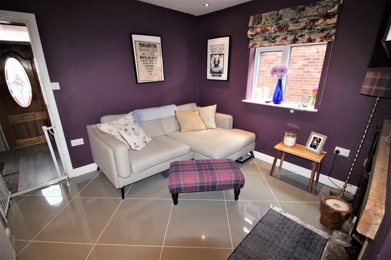3 bed house for sale in Larch Road, New Ollerton, NG22  - Property Image 4