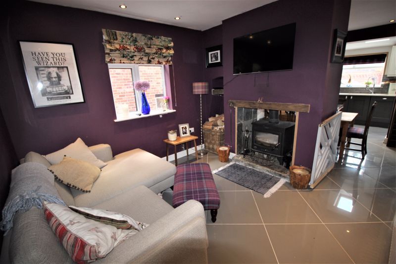 3 bed house for sale in Larch Road, New Ollerton, NG22  - Property Image 5