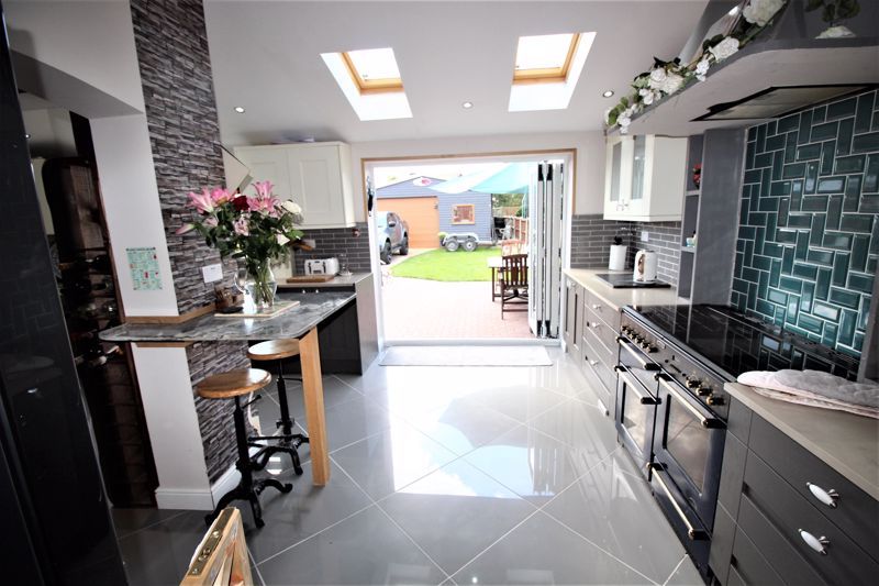 3 bed house for sale in Larch Road, New Ollerton, NG22  - Property Image 7